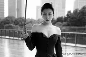 中年女星红毯图鉴：52岁陶红性感敢穿，吴越短发温柔，陈数女王范图片