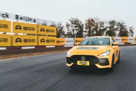 10万“潮跑”名爵5，挑战合资热门车，是年轻黑马还是梦一场？图片