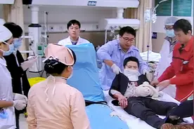 24岁中介小伙，因3000元与顾客起冲突，被对方割喉！纪录片图片