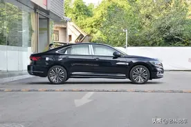 “以价换量”也枉然，帕萨特降至12.79万，销量却下滑39%图片