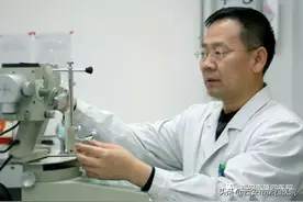 【四院好医生】“遵从内心，坚毅有为”王从毅35年行医之路图片