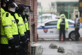 素媛案赵斗淳沦为韩国网红作秀工具：只要你点关注，我就揍他一顿图片