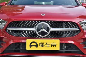 奔驰A级简评：内饰豪华，动力稍微不足图片