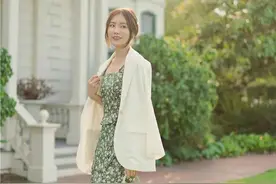 春天很多人都喜欢“碎花裙”，但总穿不出它的“精髓”，原因有三图片