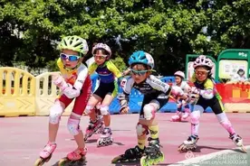 邯郸：轮滑进校园，激情飞扬展活力图片