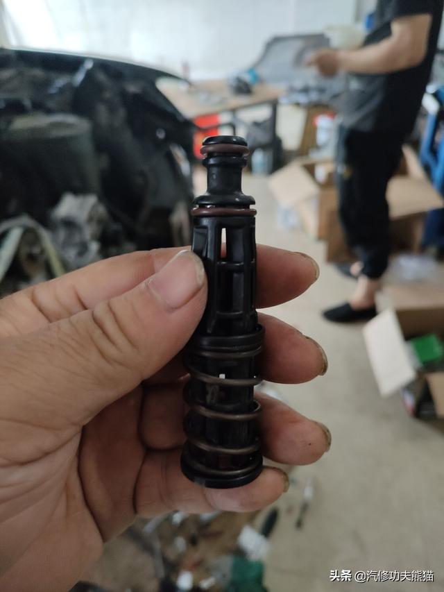 小伙淘了台二手奥迪Q5，不光烧机油还到处漏油，一次修复秒变新机