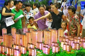73万房贷，30年要多少利息？银行员工：有人还在给银行白送钱图片