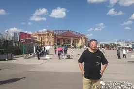 内蒙古满洲里：中俄蒙特色风情北国门图片