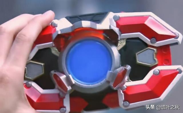 铠甲勇士：假如地球有怪兽进攻，给你这些召唤器，最好别选图5