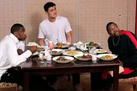 当年姚明在美国砸几千万开的“中式姚餐厅”说出来你可能不信图片