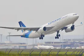 坐飞机时，经停和中转有什么区别？弄错可就尴尬了图片