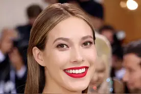 中国运动员红毯艳压国际顶流女星？颜值身材都赢得太彻底了图片