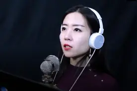 美女翻唱蔡依林的《说爱你》，音乐响起，有种恋爱般的感觉！视频封面