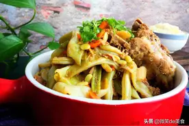 猪骨棒这样做简单美味，软烂鲜香，孩子直接用手拿着啃，太过瘾了图片