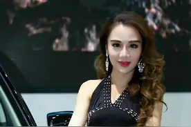 真情若在，天涯亦咫尺-深圳车展几位黑裙有气质车模！图片