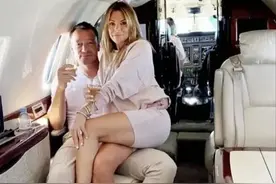 球星特里的妻子：被特里送了几十顶绿帽，最终还是选择了原谅图片