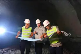 穿越热带雨林！中老铁路尚岗一号隧道贯通图片