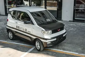 90后小伙3万多入手宏光MINI，“潮改”成五菱版AE86，回头率爆表图片