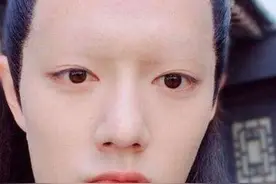 当男星p掉眉毛后，肖战王一博杨洋邓伦的颜值都扛不住?图片