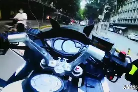 手臂割伤血流如注 汉警快骑7分钟助受伤工人紧急就医图片