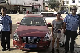 将已报废的车和号牌“废物利用” 修车店老板和顾客均被吊销驾驶证图片