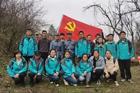 祖国山河美不美，全靠导游一张嘴图片