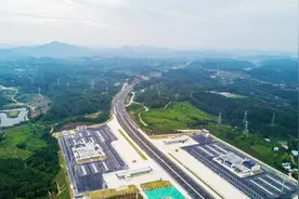 明年通车！！图片