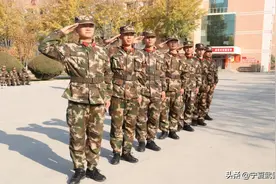快来瞧！新兵眼中的班长是什么样图片