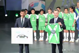 中国足坛十大“看饮水机”型留洋球员，1人被签下目的竟不是踢球图片