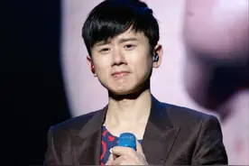 2个月内4位明星因工受伤，张杰摔成腰椎骨裂，罗云熙被打到出血图片