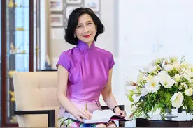 新加坡60岁女富豪：曾是律师，爱穿旗袍，开公司赚50亿，凭啥图片