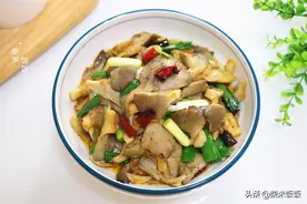 蘑菇的神仙吃法，一出锅满屋香，开胃下饭，给肉都不换图片