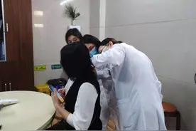 身上长黑痣？警惕 有癌变的风险 皮肤医生教你识别恶变黑痣图片