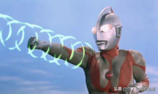 平平无奇的初代奥特曼，现在看来竟全是BUG！他究竟有什么能力？