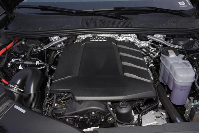 2022款奥迪A6L正式上市，部分车型价格上涨，起售价41.98万