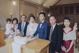 「爸妈婚宴穿搭」家有喜事也要有型有款~双方父母这样穿超好看图片