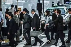 工作不要太拼命，努力也得不到领导认可？明白这3点，职场任我行图片