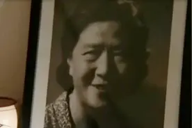 短发美女翻出老人日记本，被其革命爱情故事深深感动，可歌可泣视频封面
