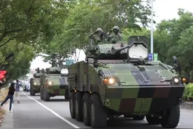 台湾大马路上惊现导弹发射车，民进党当局究竟是在吓唬谁？图片
