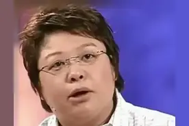 把男人吓得尿裤的女星韩红，总是在为别人活着图片