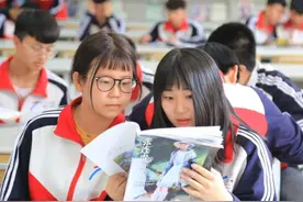 高中生每天都要接送，网友称“中国式巨婴”，家长却是这种反应图片