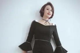 被张蕾惊艳到了！露肩连体裤配蕾丝choker，尽显成熟女人味图片