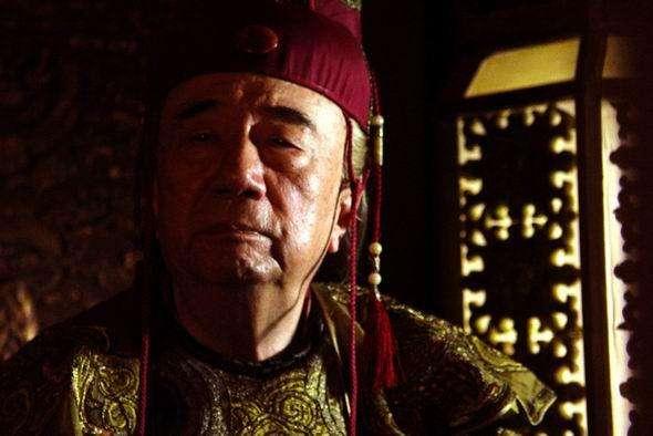 明朝大宦官魏忠贤权倾朝野，为什么在十七岁崇祯帝面前不堪一击？
