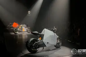 重型电摩57万天价开售？极速200km/h，网友：模型车，一场骗局图片