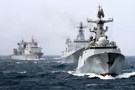 英国最大规模舰队涌入南海，与我国对峙三天，为何最后主动离开？图片