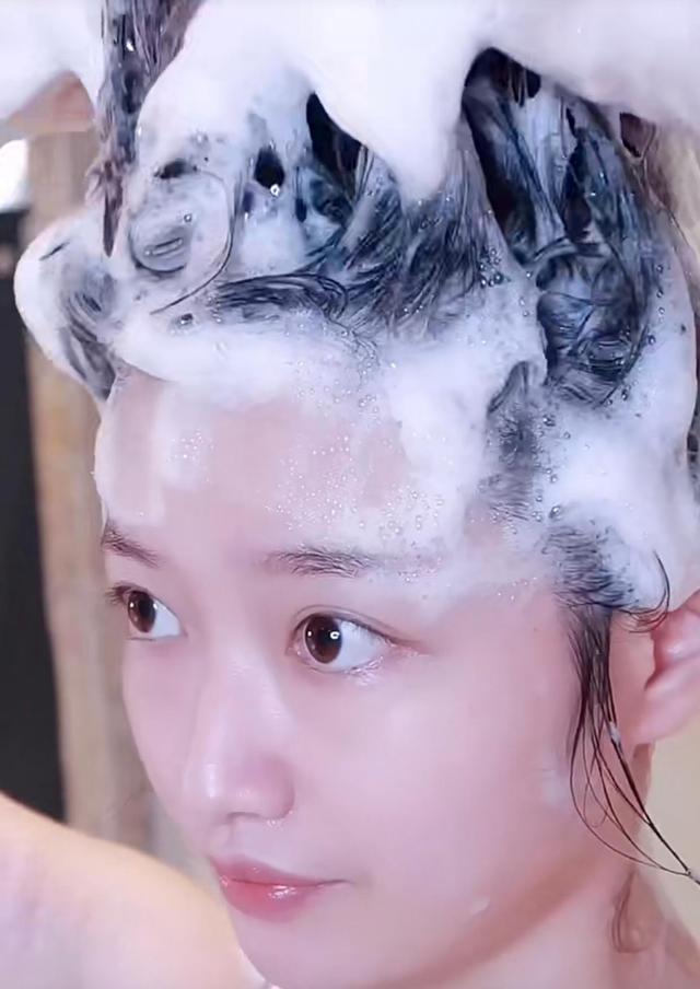 杩戜笁骞寸敤杩囩殑鈥滃ソ鐢ㄧ殑娲楀彂姘粹€濓細鏂藉崕钄讳究瀹滈『婊戯紝璧勭敓鍫傝川鎰熸槑鏄? onerror=