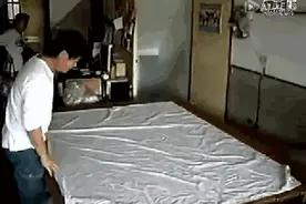 换被套好麻烦？她做了一个小动作，60秒就搞定了图片