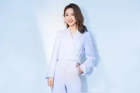 吴昕越来越自信了，穿连体裤特意用腰带勒出蛮腰，瘦果然很重要图片