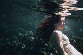 心理学科普：当你彻底放弃一个深爱的人，就会出现这三种感觉图片