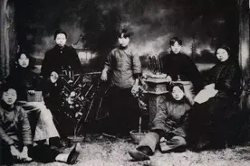 毛泽东亲人中的第一位烈士是她图片